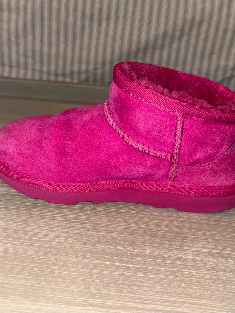Ugg Girls’ Pink Classic Ultra Mini Boots- SZ 1